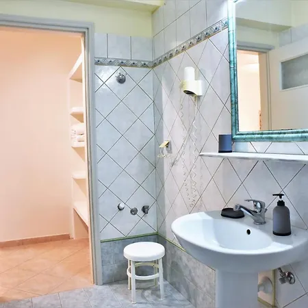 Guest house Avra Milos 4*