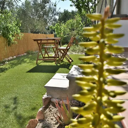 Avra Milos Guest house 4*