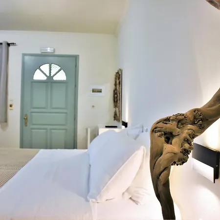 Avra Milos 4*