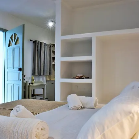 Avra Milos Guest house Zefiria