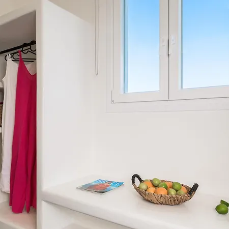 Avra Milos 4*
