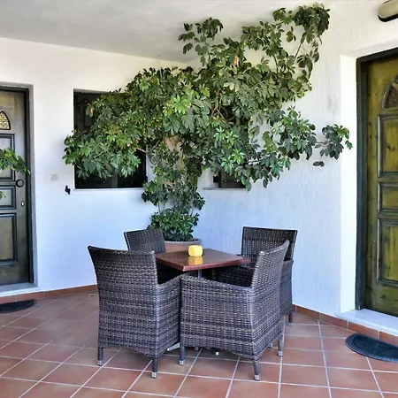 Guest house Avra Milos Zefiria