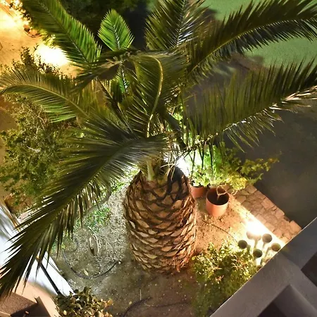 Avra Milos Guest house