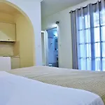 Avra Milos