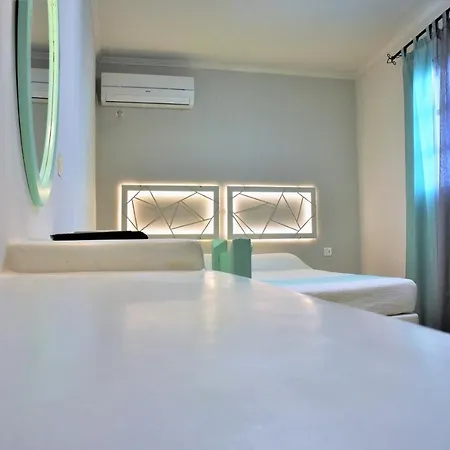 Avra Milos 4*