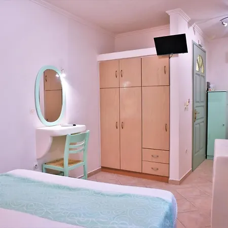 Avra Milos Πανσιόν