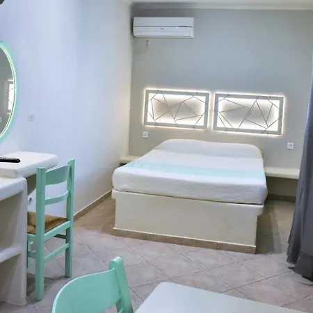 Avra Milos 4*