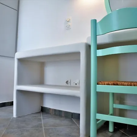 Guest house Avra Milos 2*