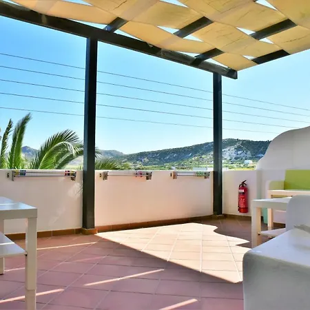 Avra Milos