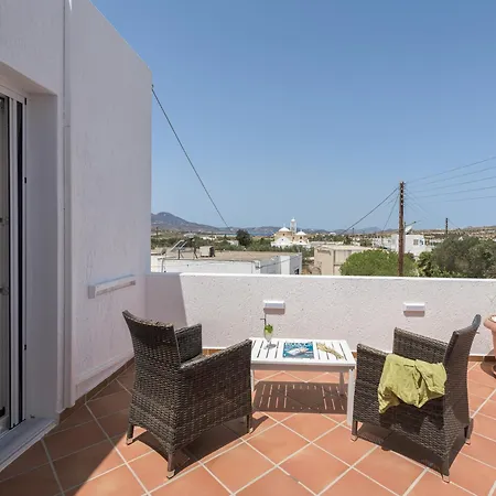 Guest house Avra Milos 2*