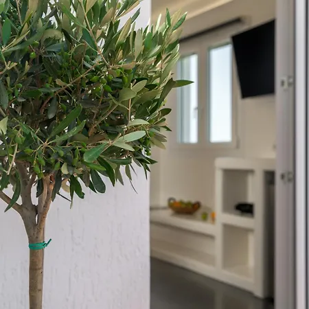 Avra Milos Ζεφυρία